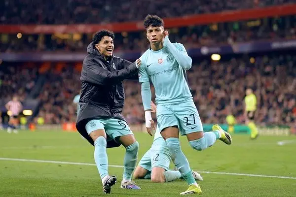 عجب شبی بود