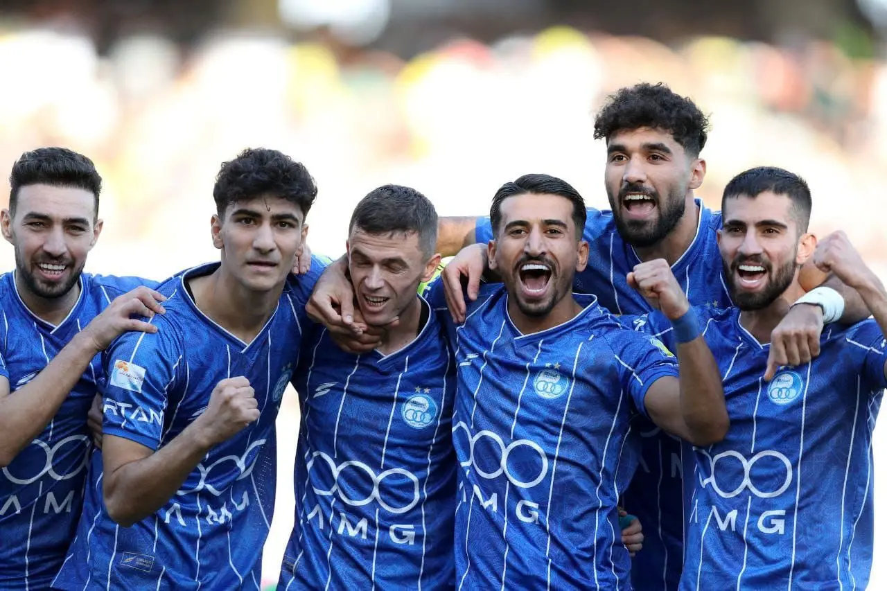 استقلال در دیار حافظ و سعدی به صدر رسید