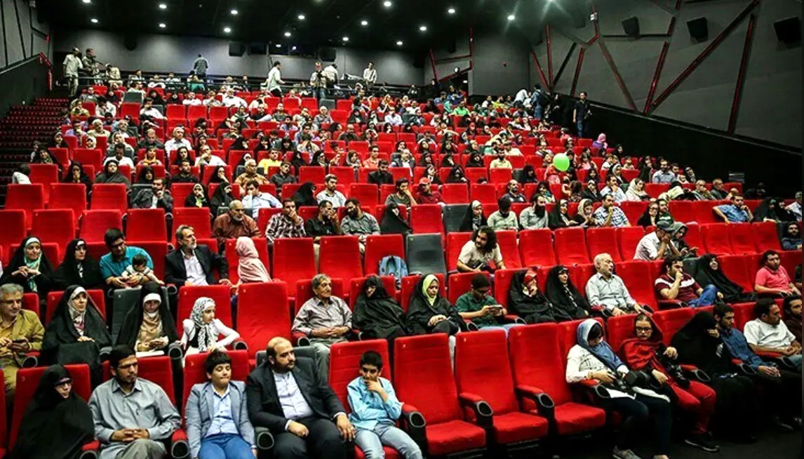 دیواری کوتاه‌تر از سینما نیست؛ چرا تعطیلی‌ها همیشه سراغ سالن‌ها می‌آیند؟