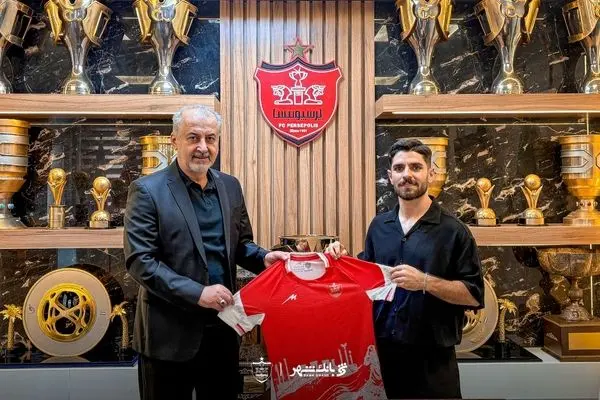 قرارداد محمد عمری با پرسپولیس تمدید شد 