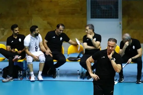رکوردار سرمربیگری در لیگ و مربی لیگ در انزوا