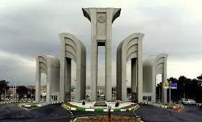اتفاق عجیب در دانشگاه مطرح ایران؛ ایجاد سالن مطالعه وسط سرویس بهداشتی+ عکس