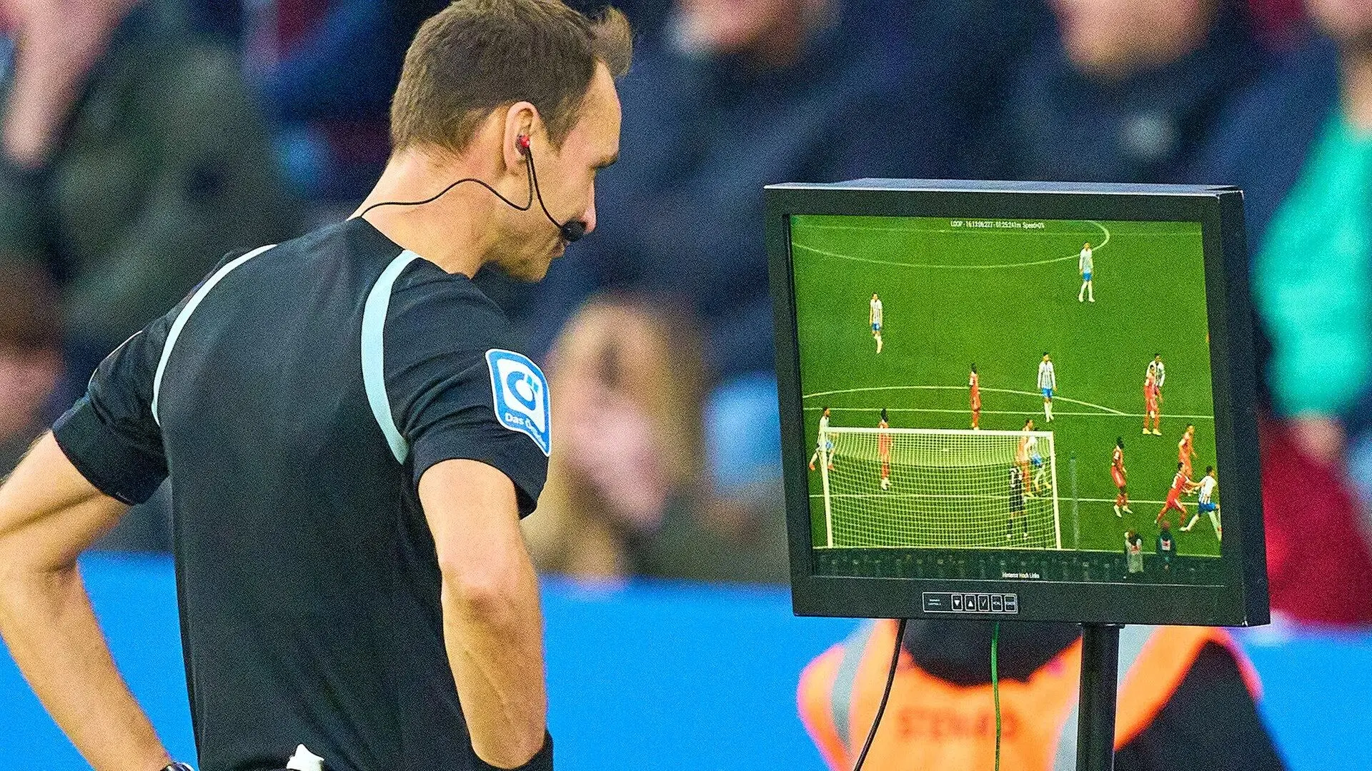 حذف استقلال خوزستان به دلیل اشتباه VAR؟ + ویدیو