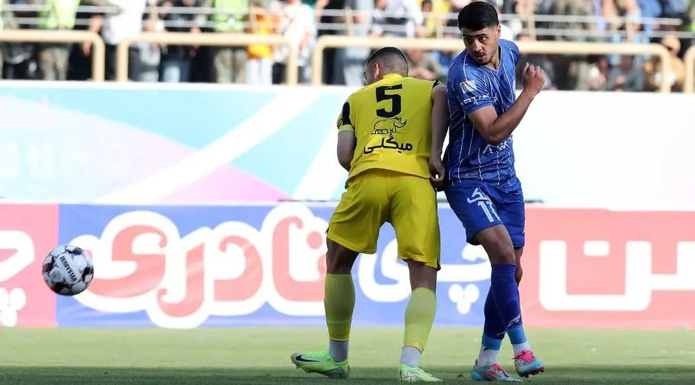 دو پنالتی با دو دست
