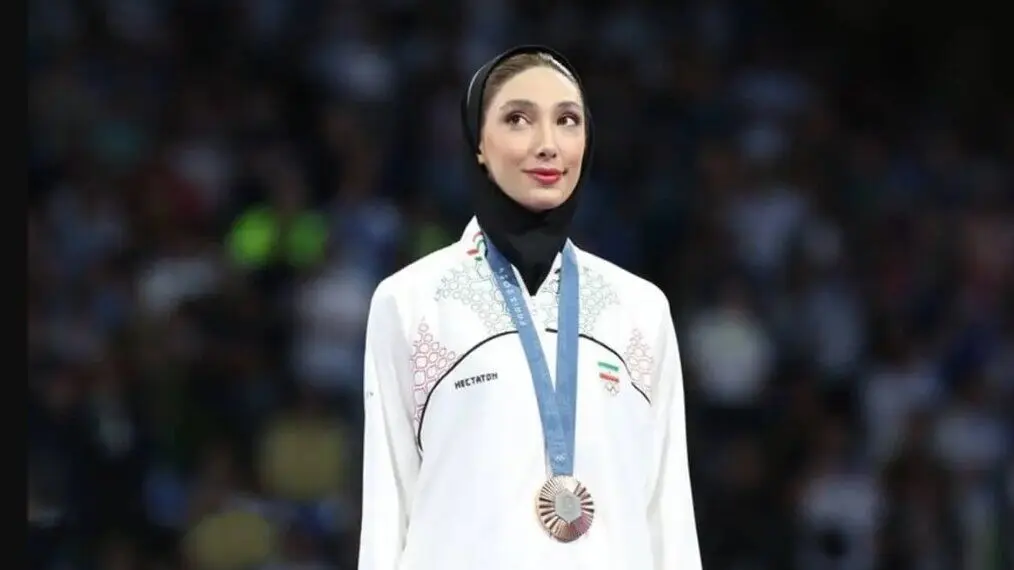 مبینا نعمت‌زاده: فقط بینی‌ام را عمل کرده‌ام؛ به دلیل دستاوردهایم به من حسودی می‌کنند + عکس